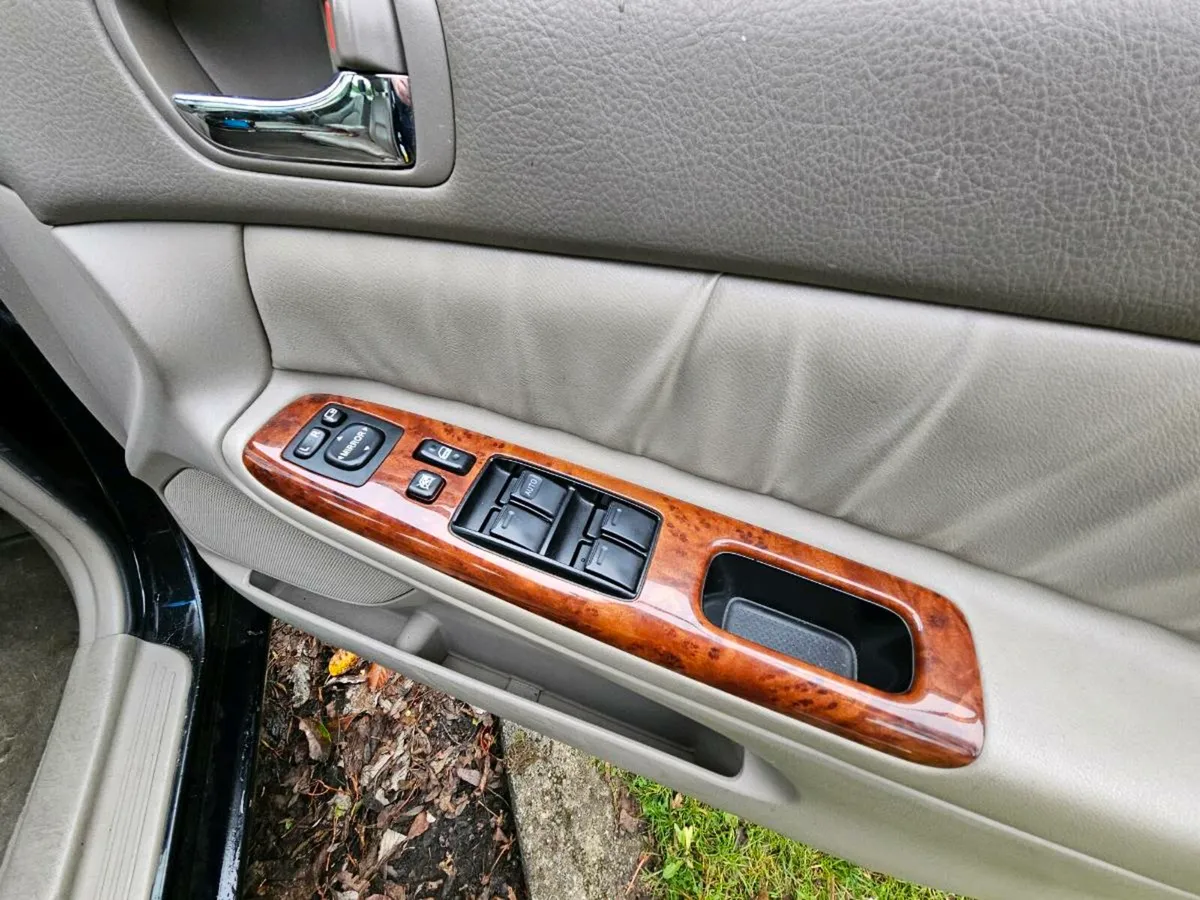 2002 Toyota Camry (2.4, Auto, Leather) - Image 4