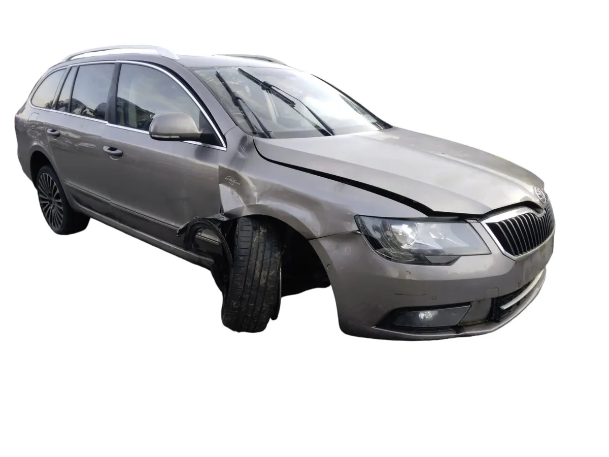 2014 SKODA SUPERB Breaking/Dismantling - Image 1