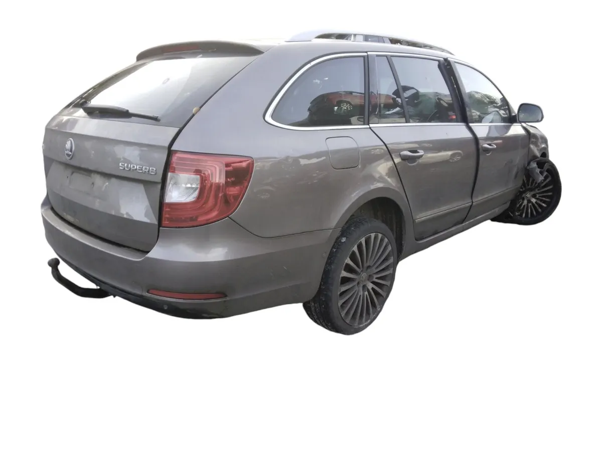2014 SKODA SUPERB Breaking/Dismantling - Image 3