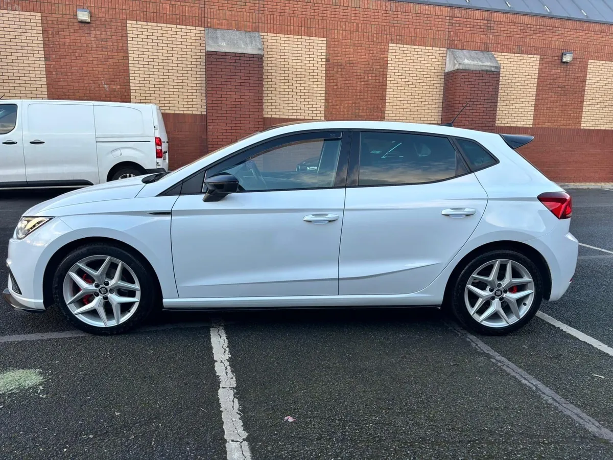 Seat Ibiza 1.0FR LOW MILEAGE - Image 4