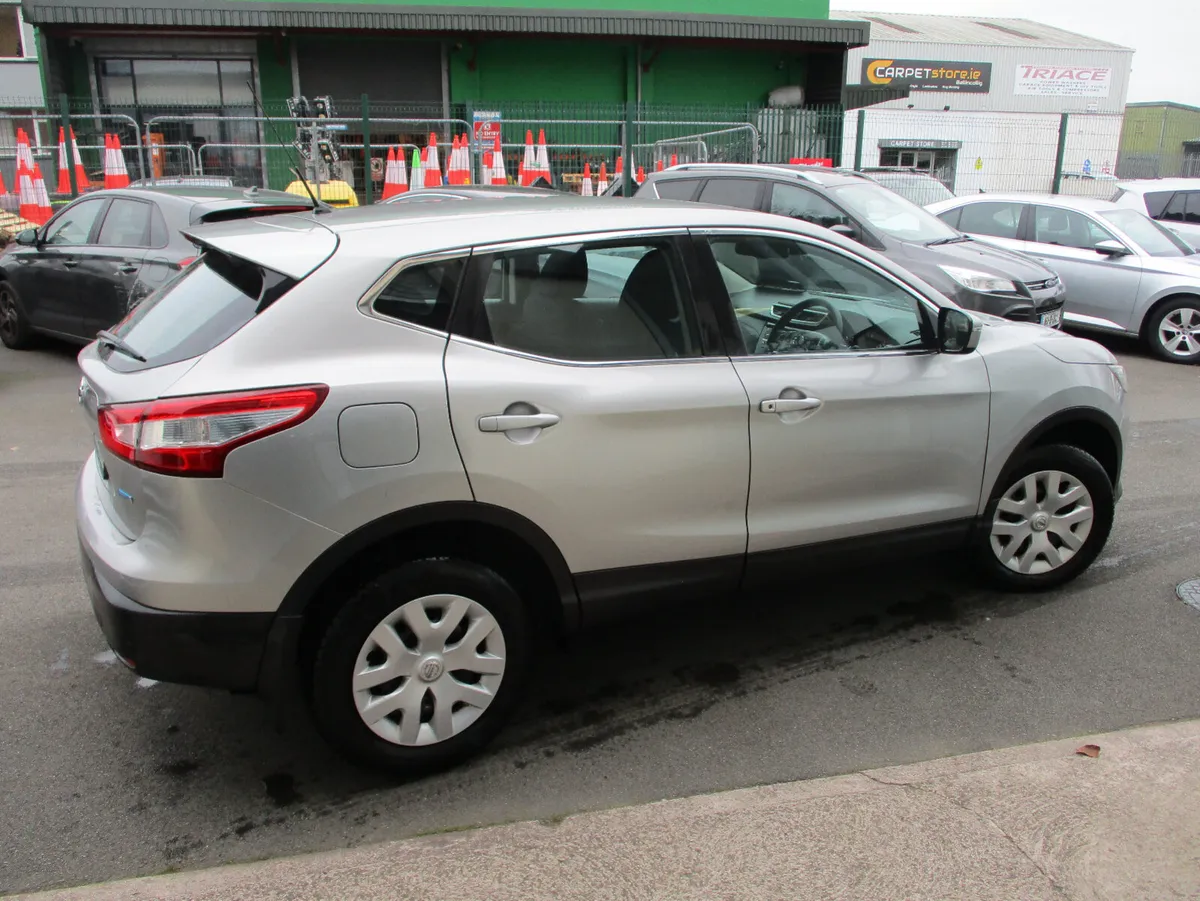 Nissan Qashqai XE 1.5DCI Safety Pack 2015 - Image 4