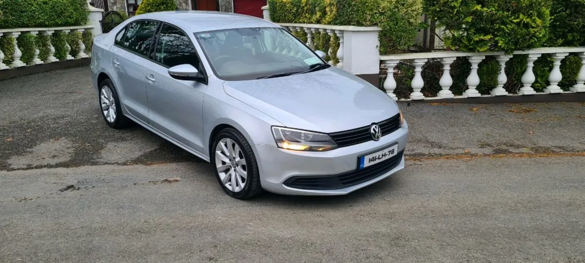 2014 vw jetta - Image 1