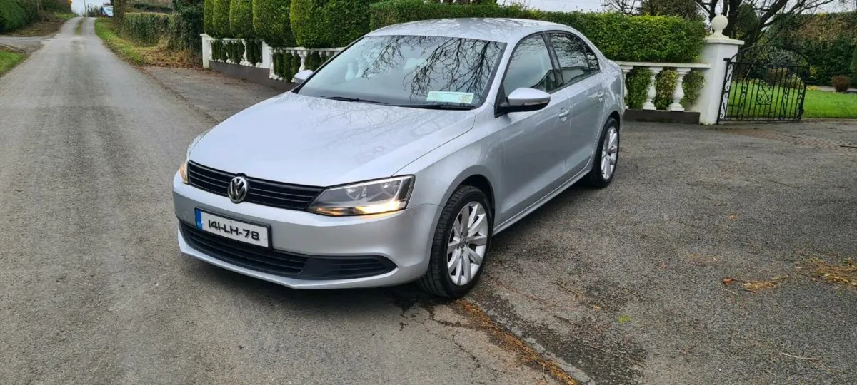 2014 vw jetta - Image 1