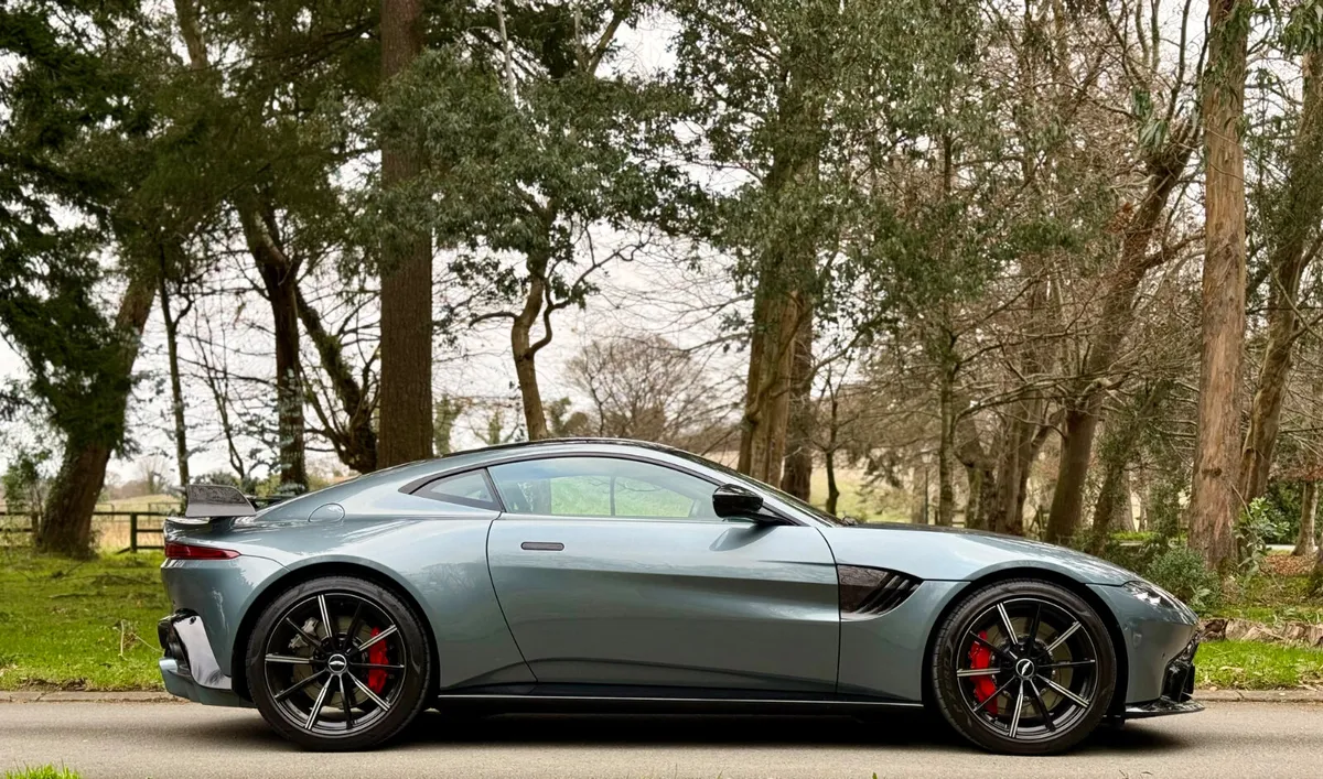 Aston Martin Vantage Forged carbon extras 4.0 V8 - Image 3