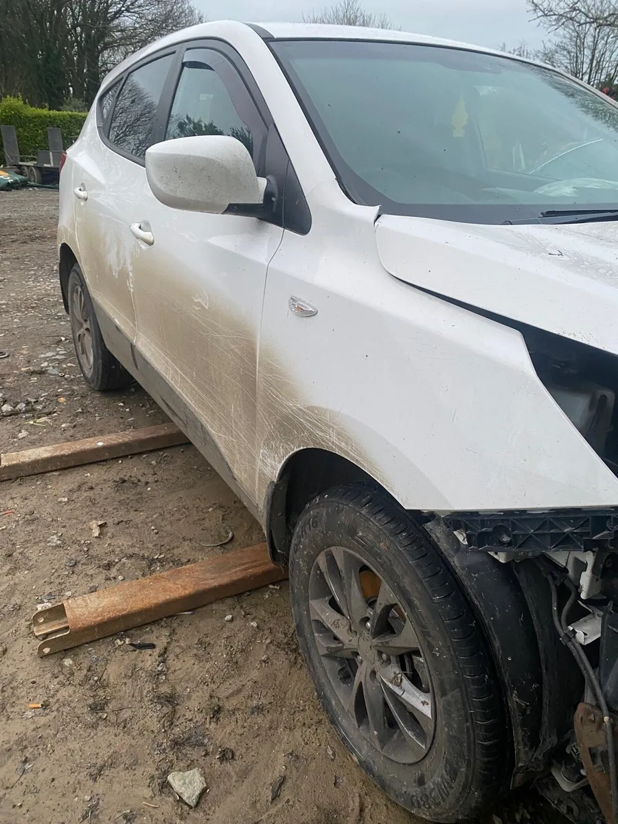 Hyundai ix35 for breaking - Image 4