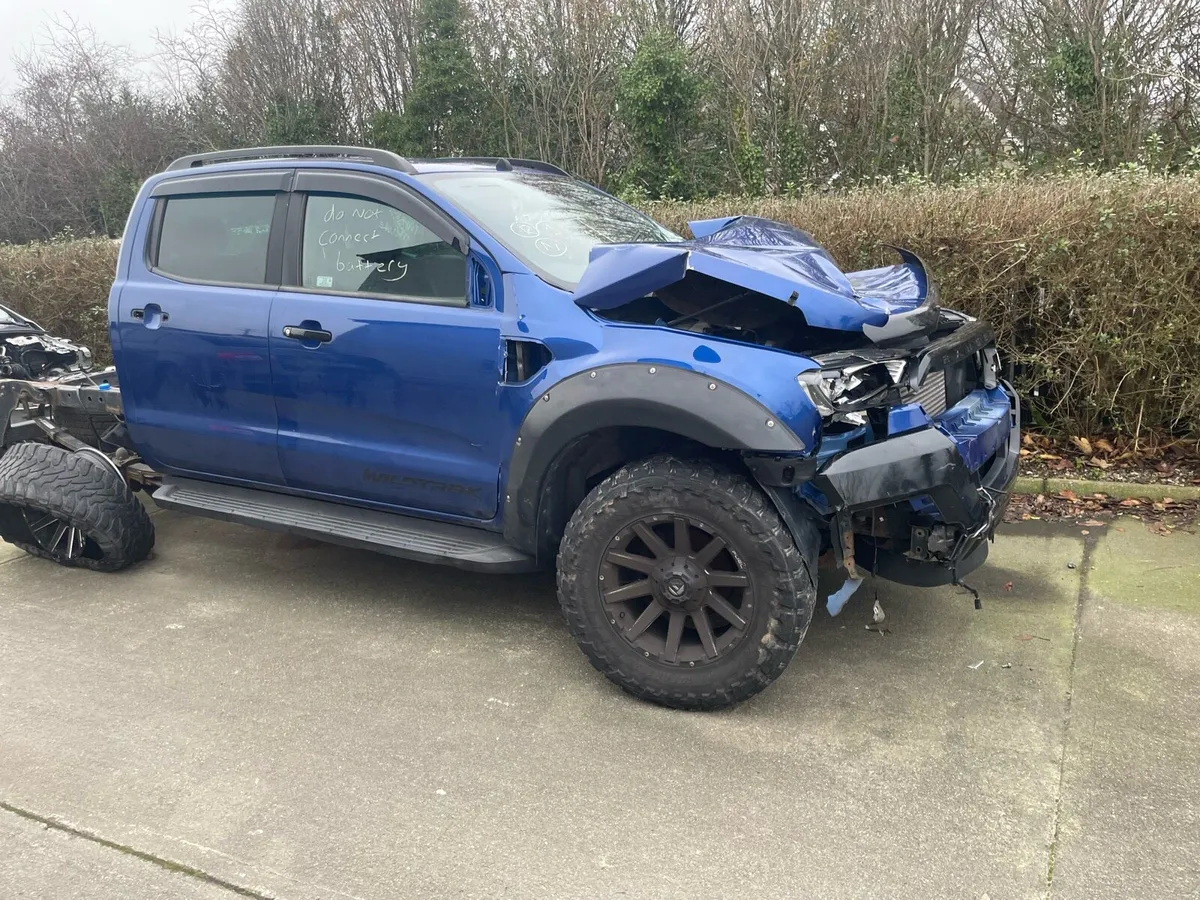 Ford ranger wildtrak breaking - Image 1