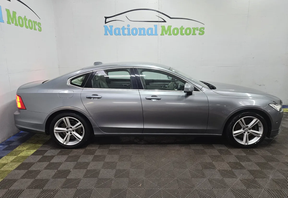 2016 Volvo S90  Momentum 2.0L D4 190hp  Auto - Image 3