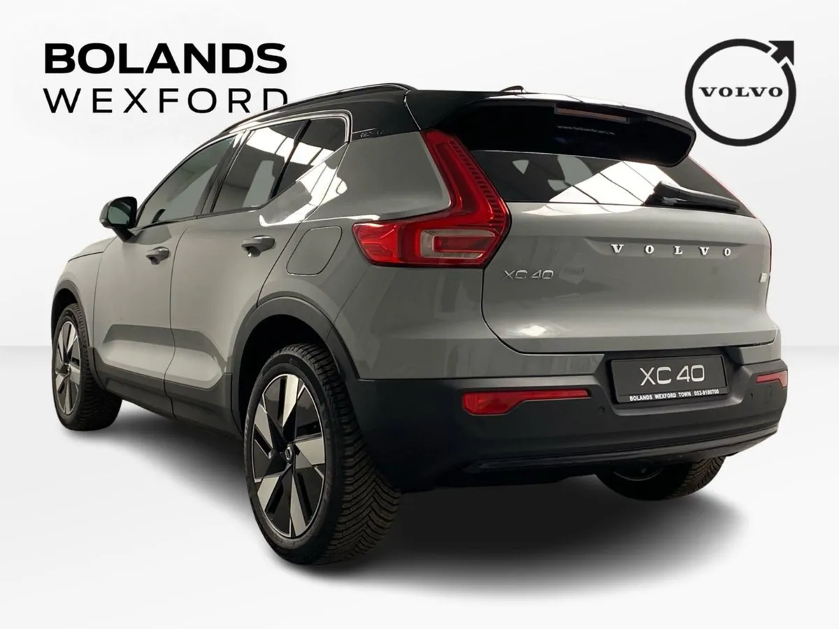 Volvo XC40 Plus - Image 3