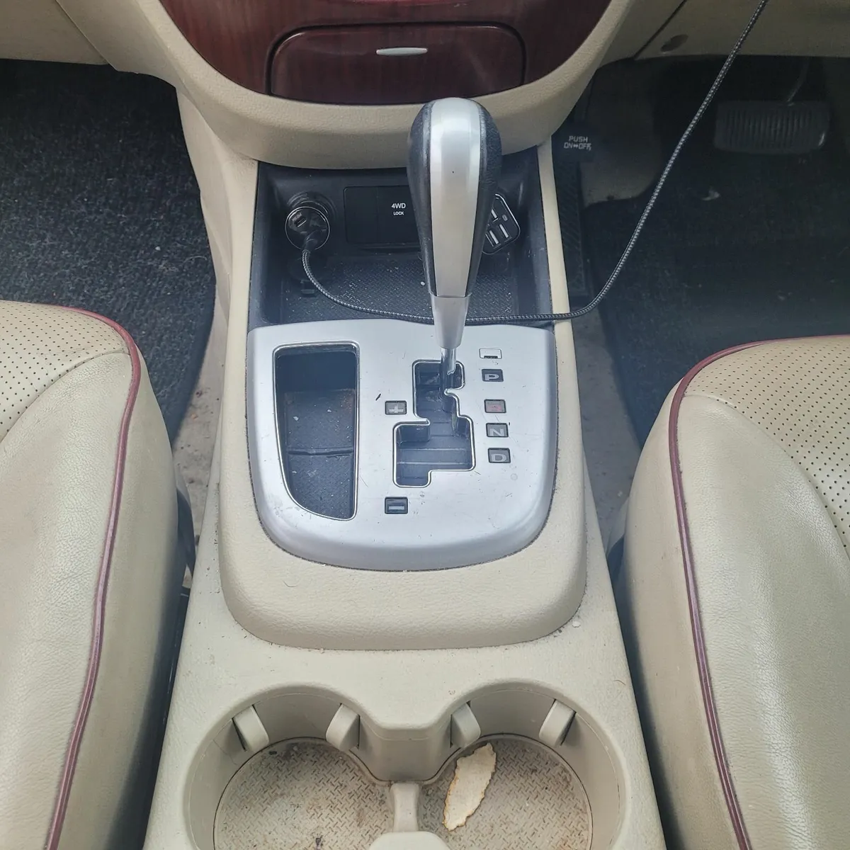 Hyundai Santa Fe 2008 - Image 4
