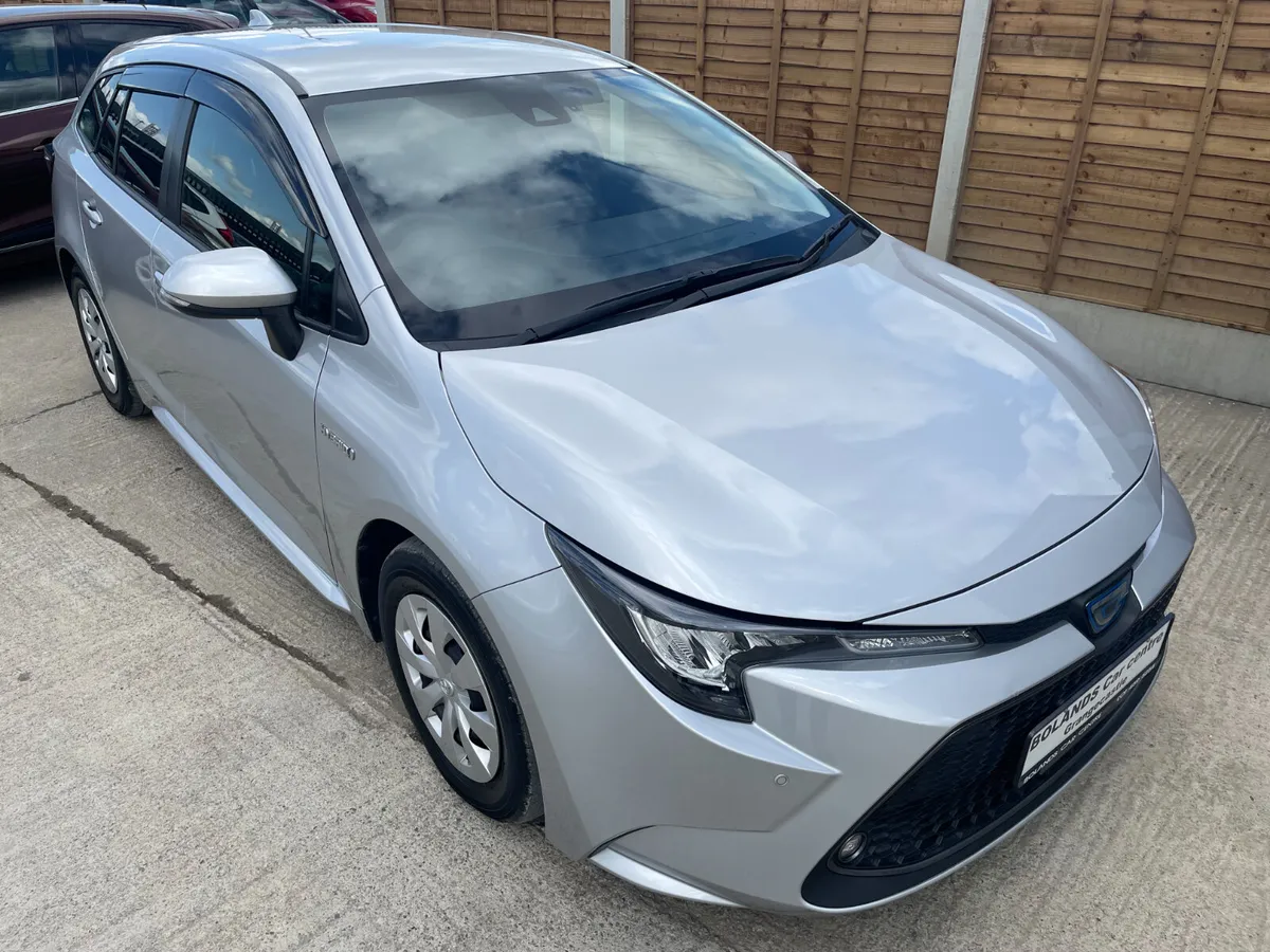 212 Toyota Corolla Hybrid 1.8 Automatic 5dr Estate - Image 2