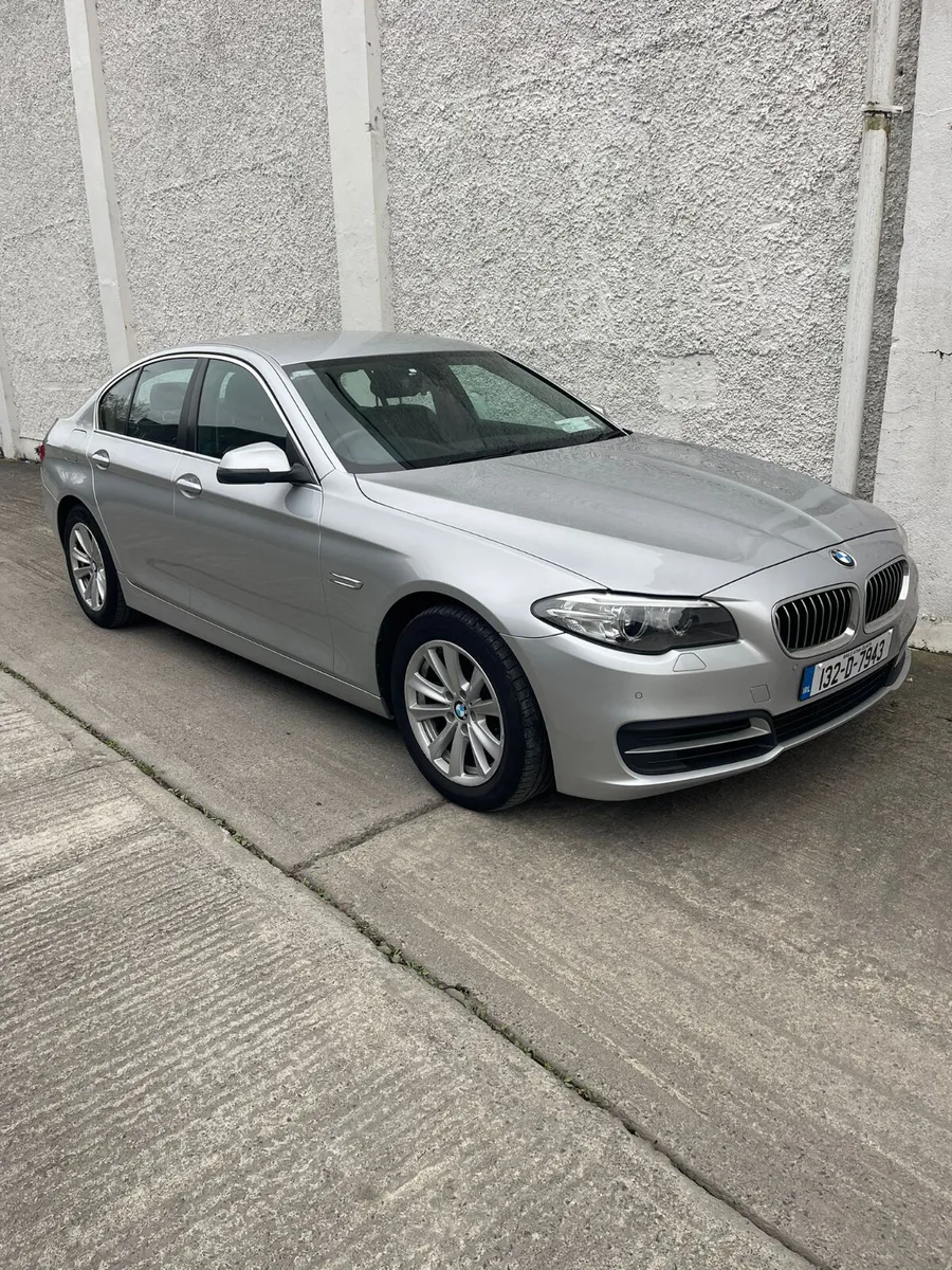 BMW 5-Series 2013 Full service history - Image 1