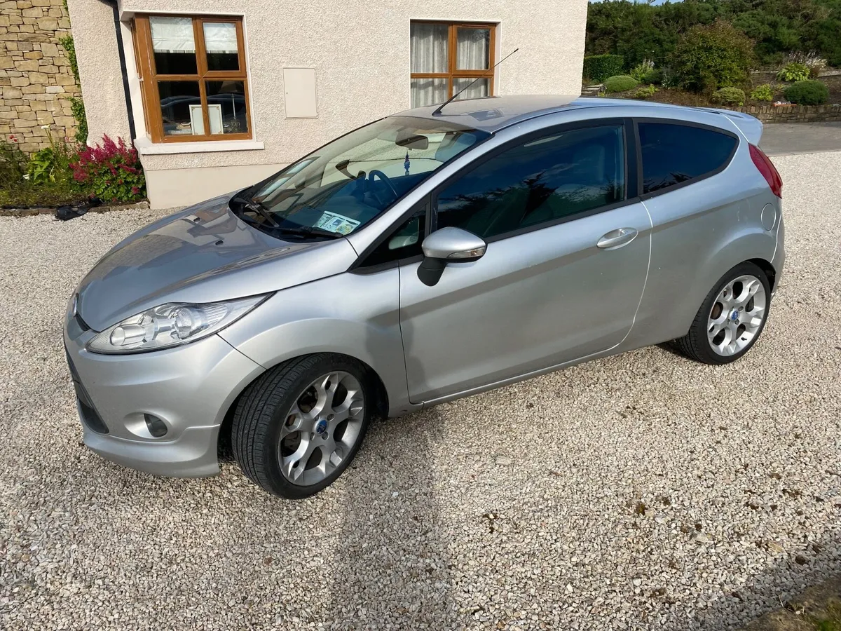 Ford Fiesta 1.6L zetec s - Image 4