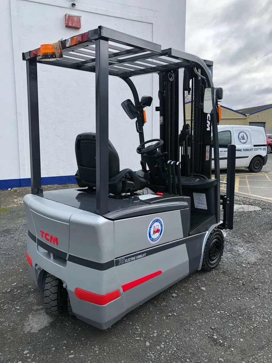 Electric Forklift - Image 2