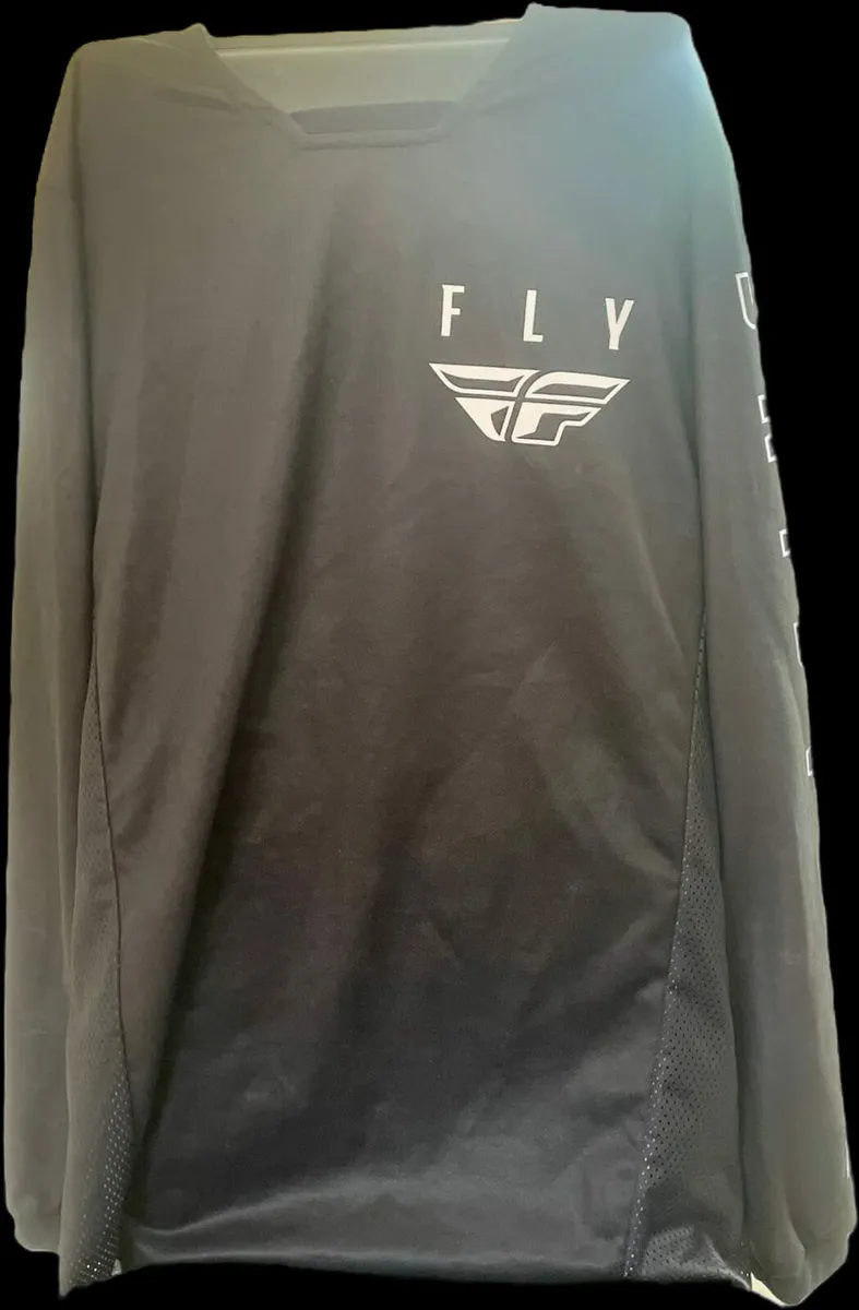 Mountain Biking / BMX gear 9 to 11yrs - Image 2
