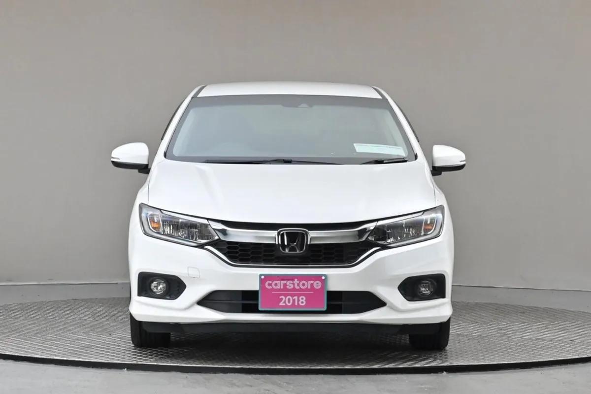 Honda Grace 1.5 Hybrid 4DR Auto  half Leather rev - Image 2