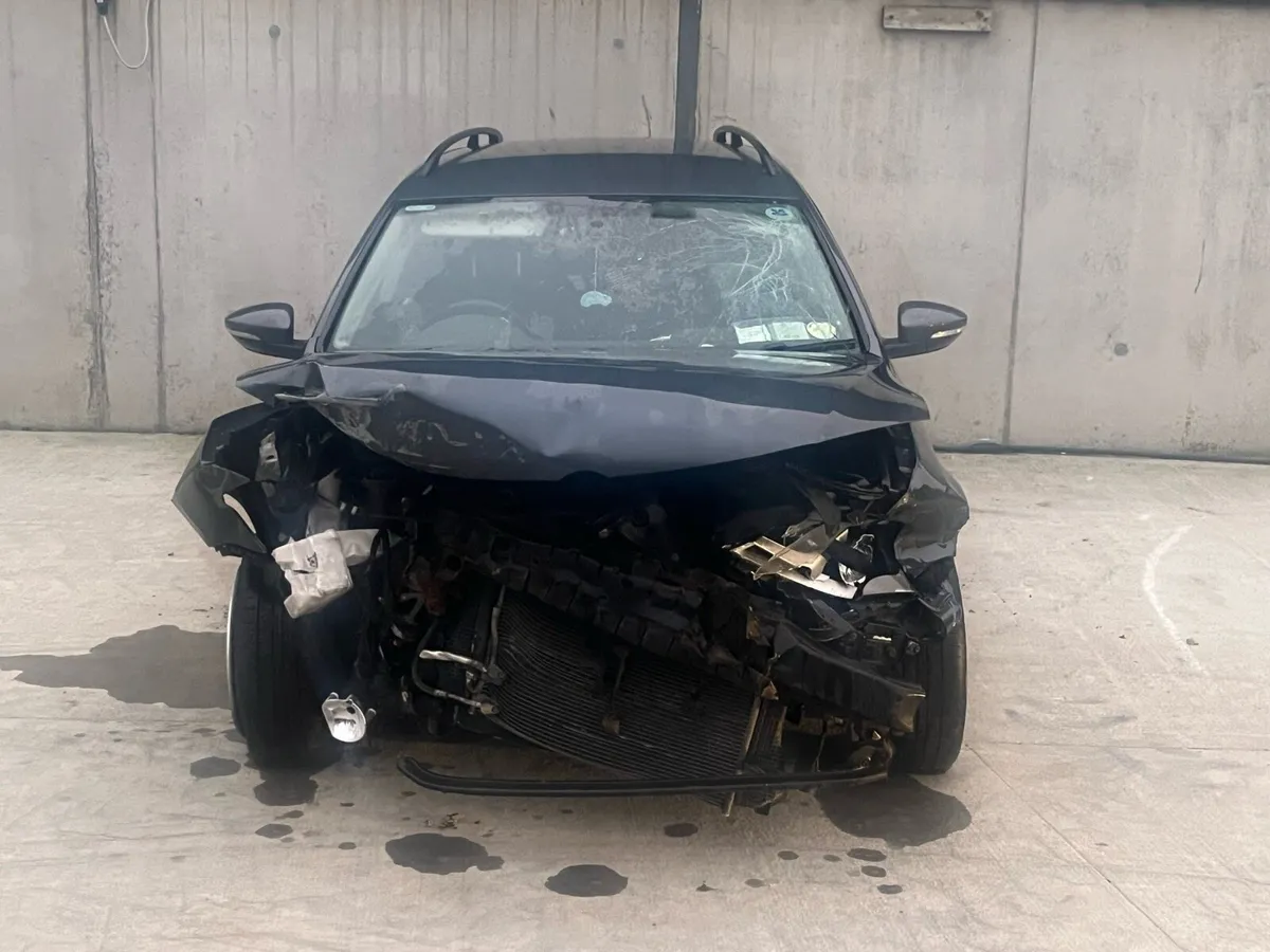2014 VW Passat estate for parts - Image 3