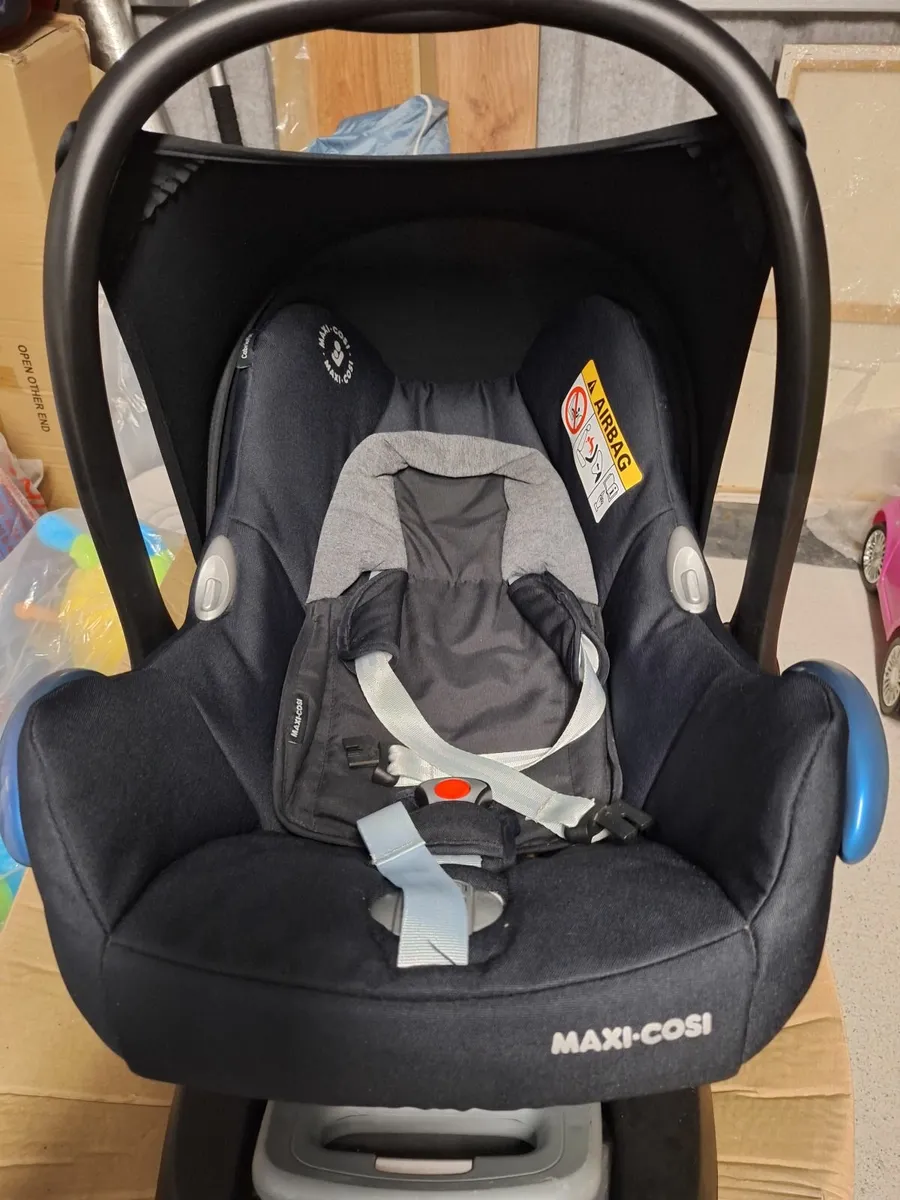 Car seat + Isofix base - Image 1