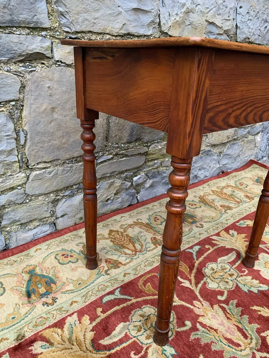 Antique pine occasional table/ desk - Image 4