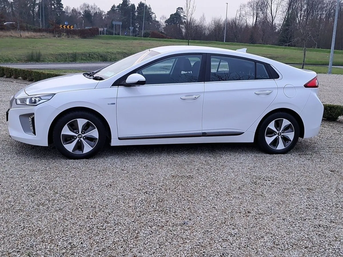 Hyundai Ioniq Premium Model Electric - Image 3