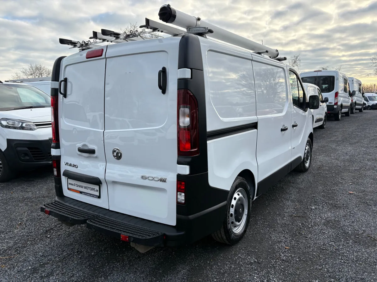 Vauxhall Vivaro - Image 3