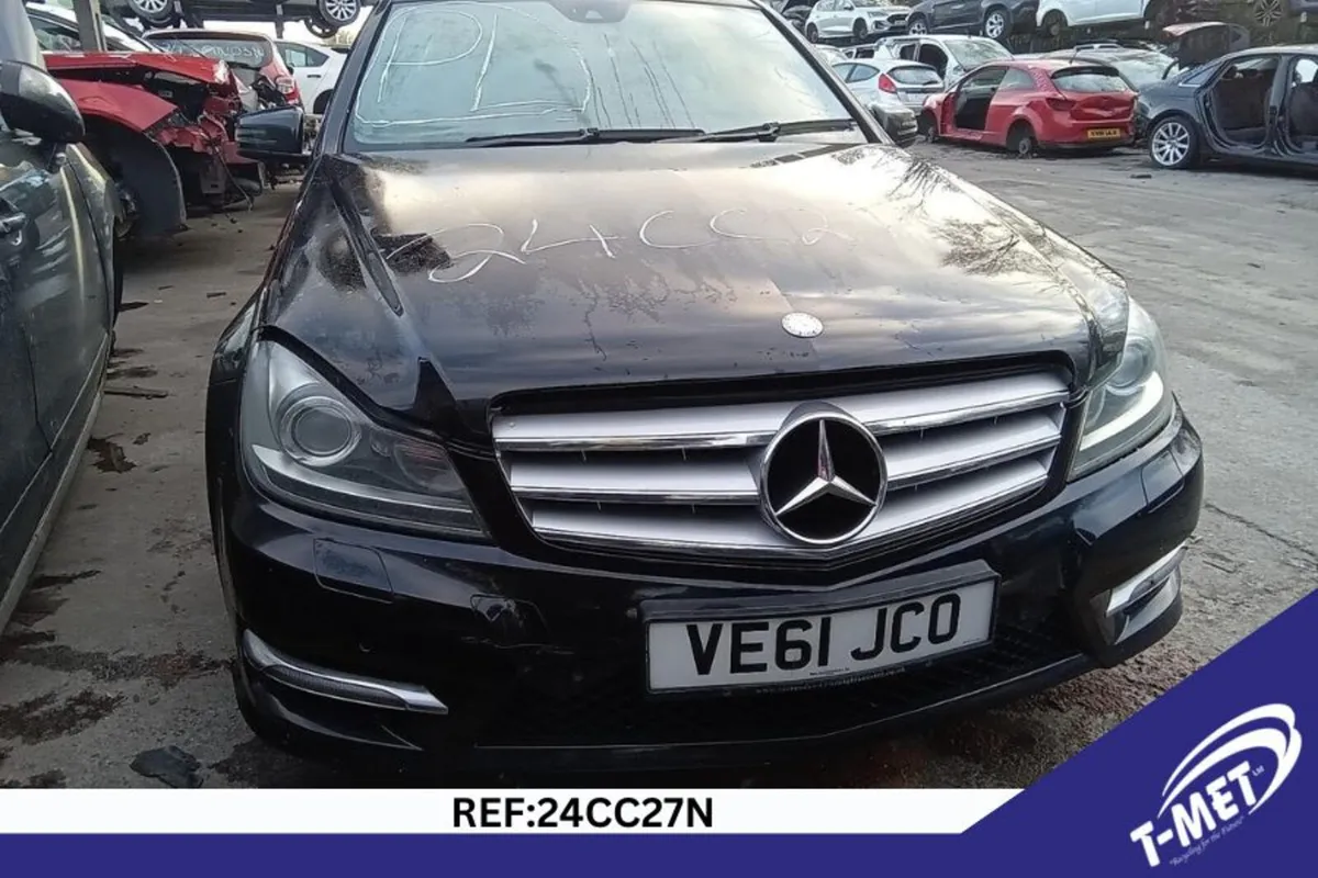2011 MERCEDES C CLASS BREAKING FOR PARTS - Image 2
