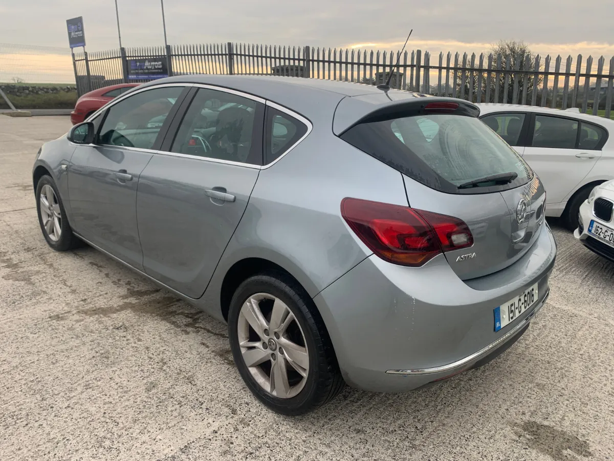 Vauxhall Astra CDTI SRI  2015 - Image 3