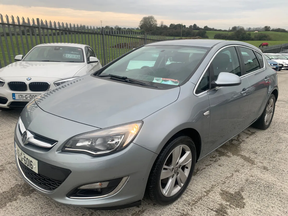 Vauxhall Astra CDTI SRI  2015 - Image 1