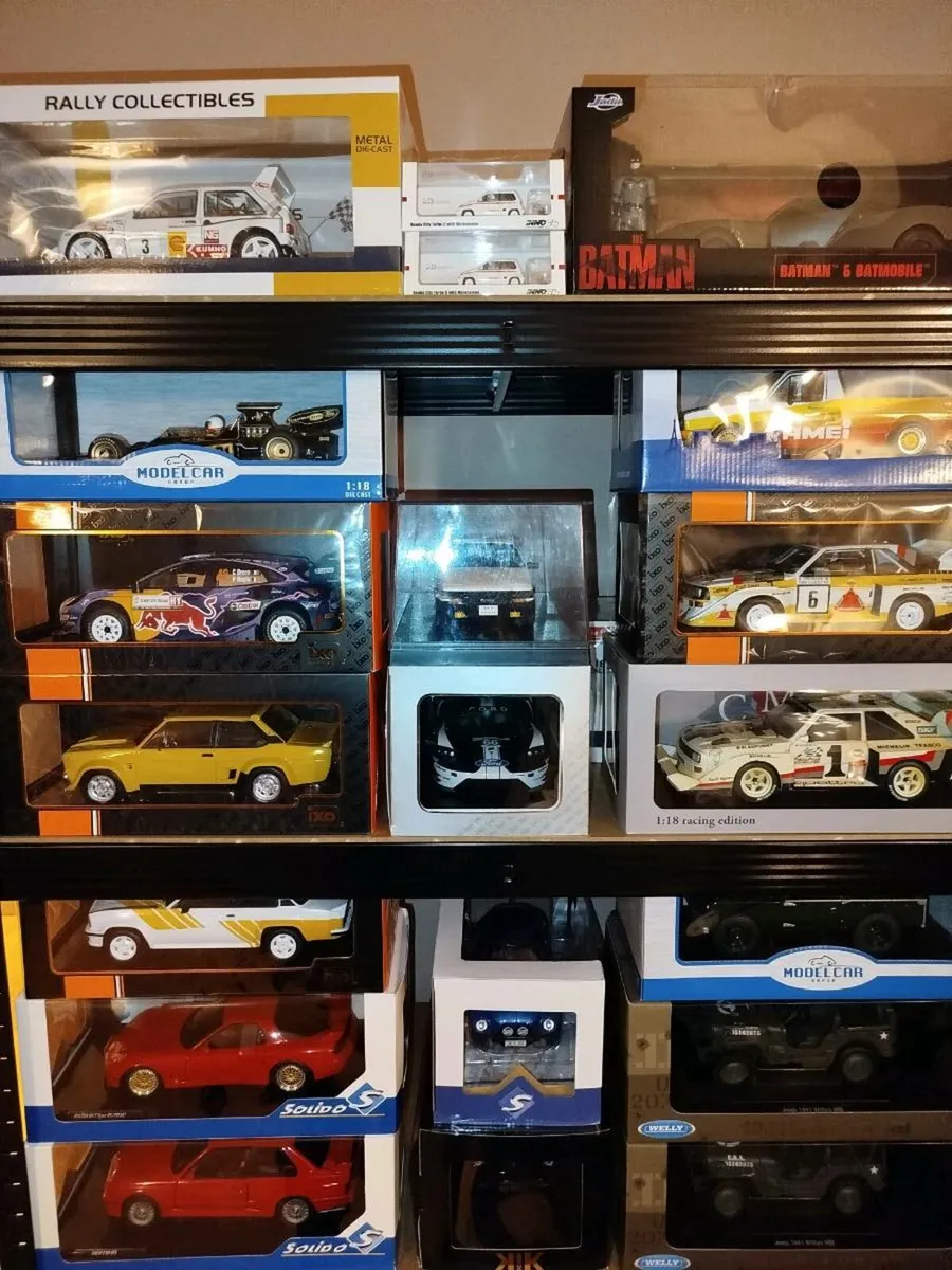 1:18 model cars - Image 1
