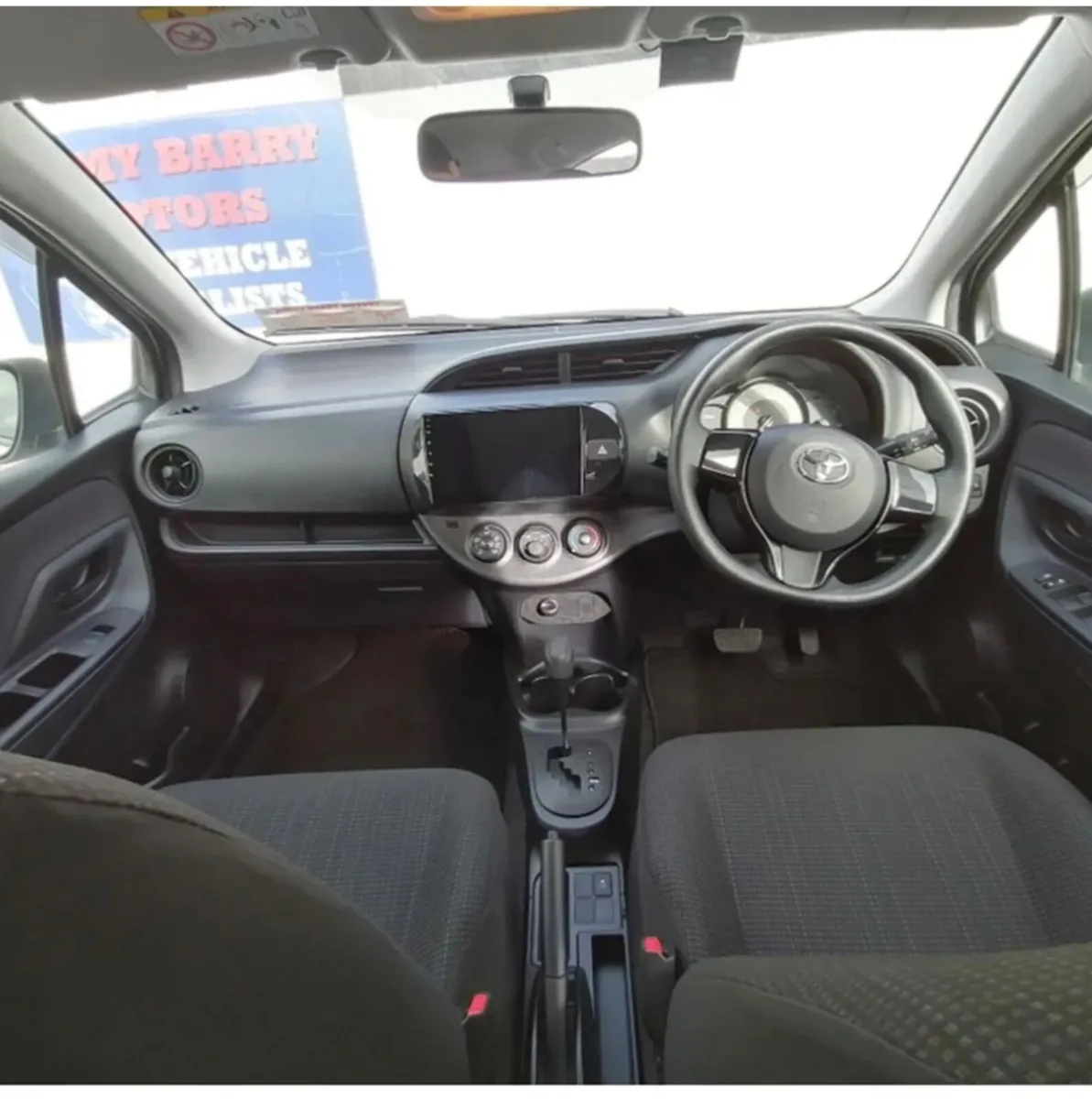 Toyota Yaris 2017 - Image 4