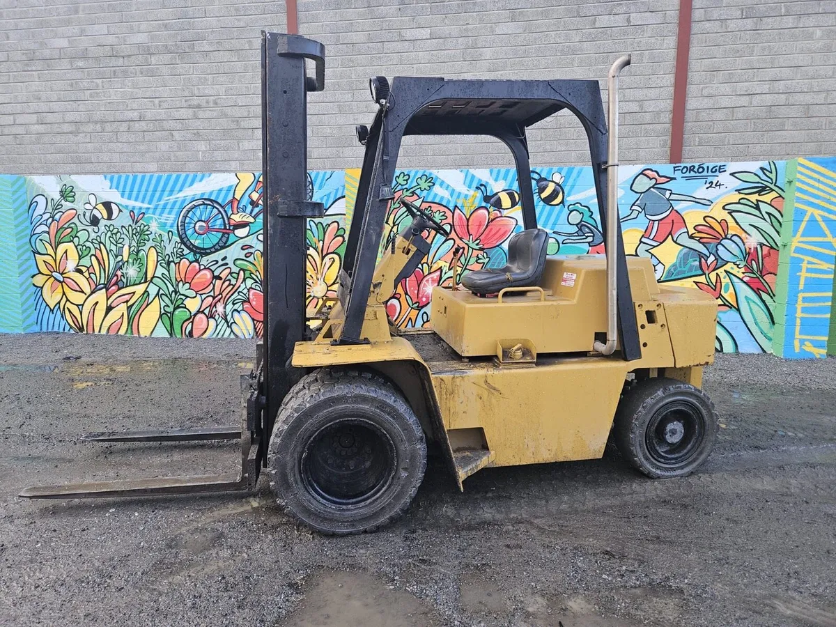 4ton caterpillar forklift - Image 1