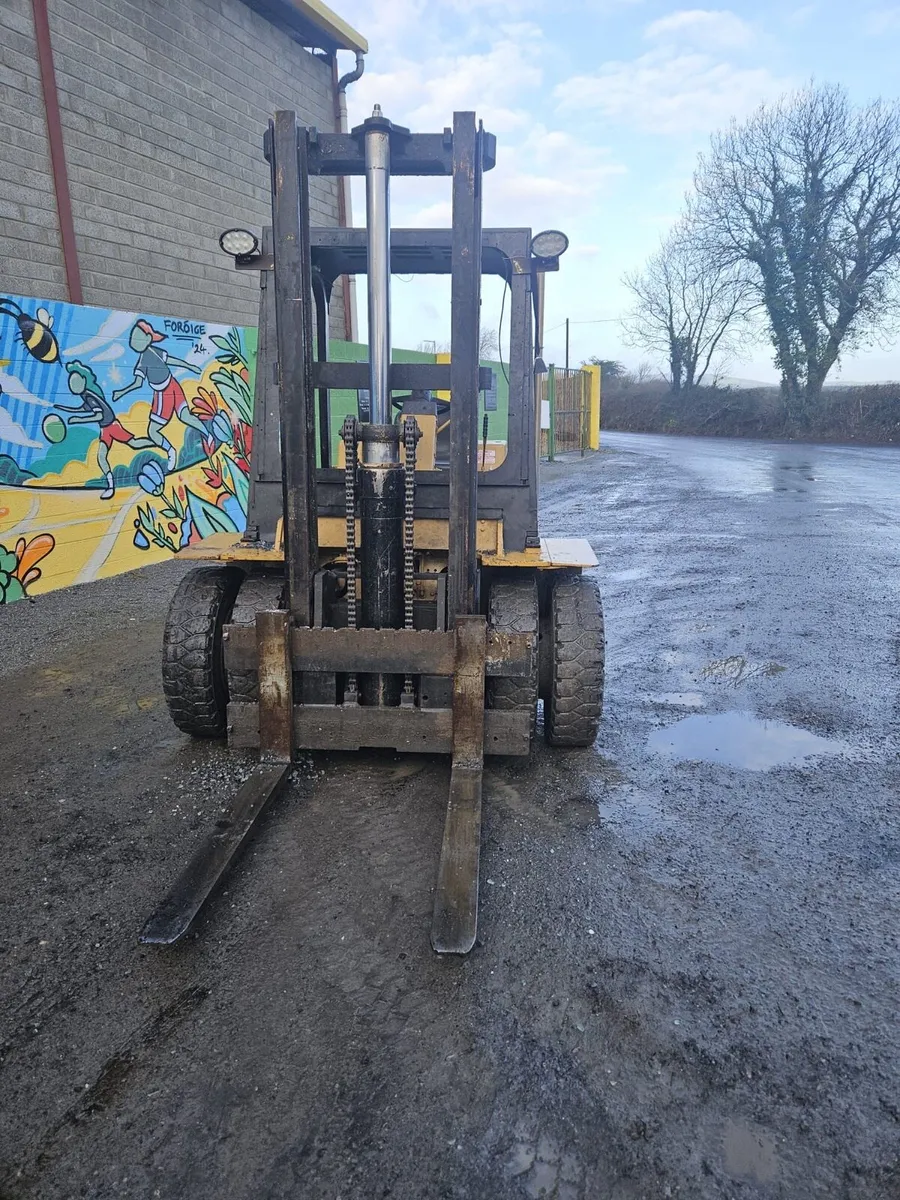 4ton caterpillar forklift - Image 2