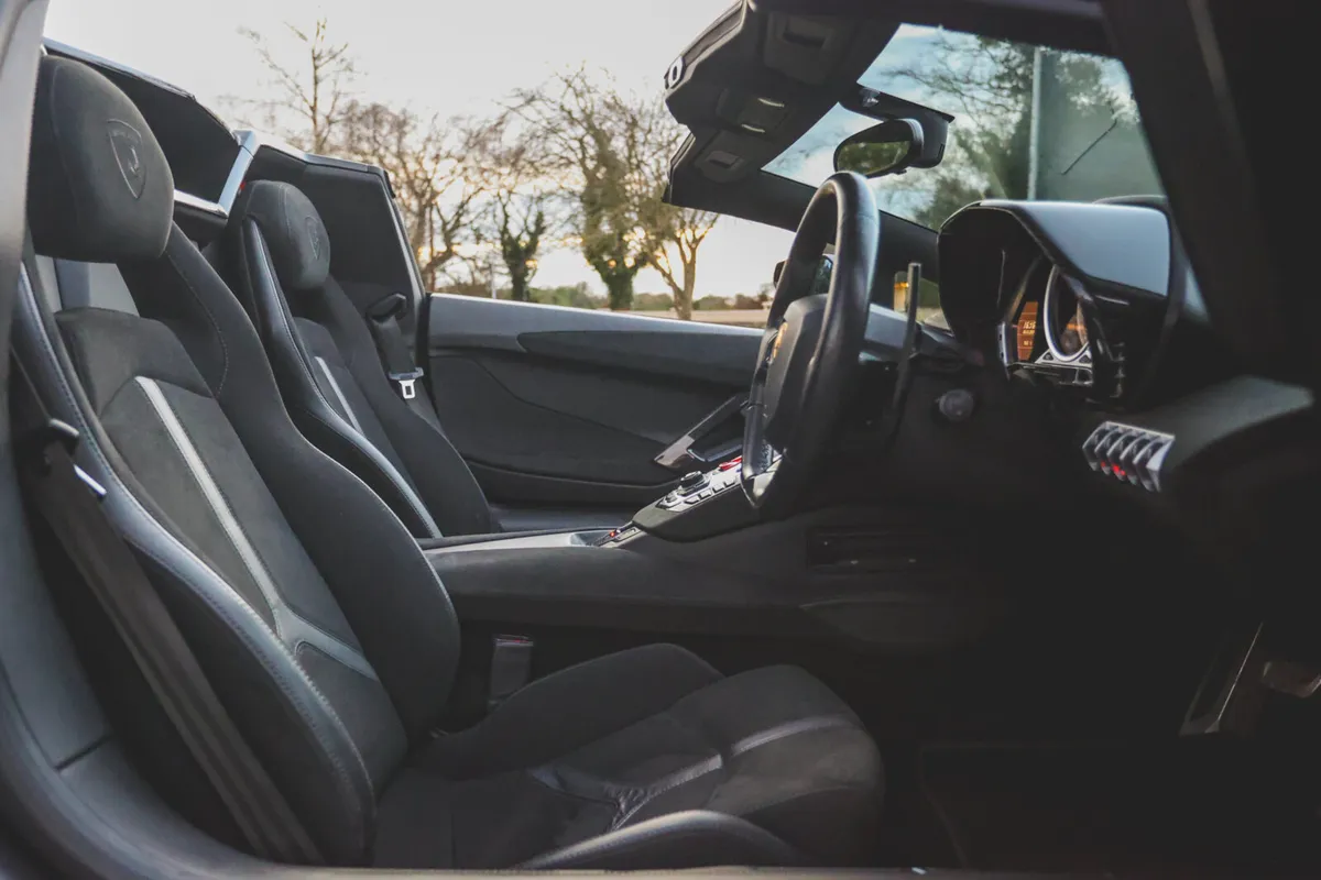 2014 Lamborghini Aventador LP700-4 Roadster - Image 3