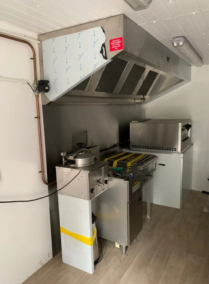 Catering Truck - Image 4