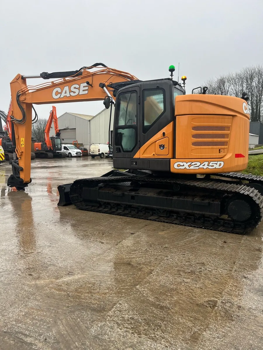 2020 CASE CX 245 with blade - Image 1