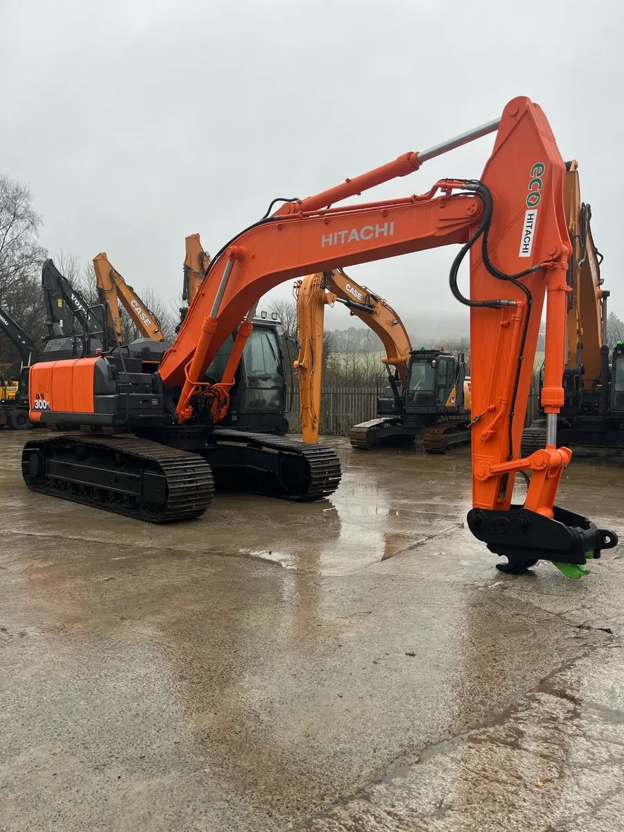 2017 HITACHI ZX 300-6 - Image 3