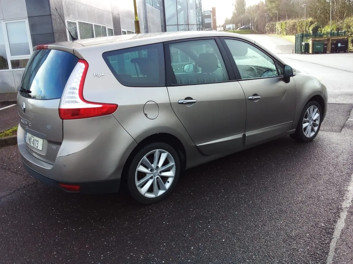 2011 RENAULT GRAND SCENIC DSL PLEASE READ AD - Image 2