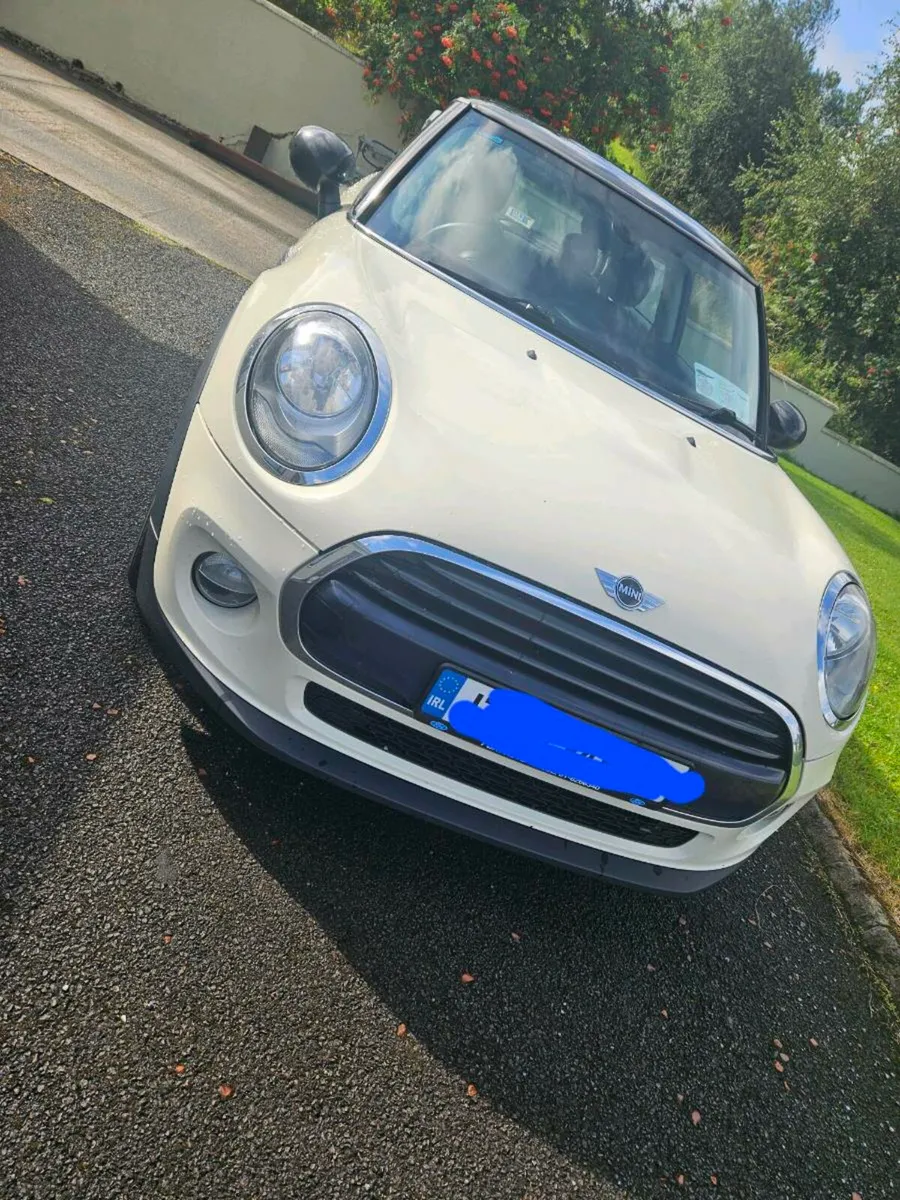 Mini Cooper 1.5D - Image 1