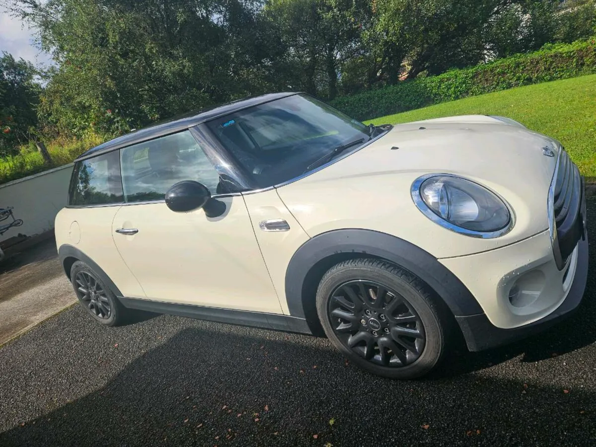 Mini Cooper 1.5D - Image 2