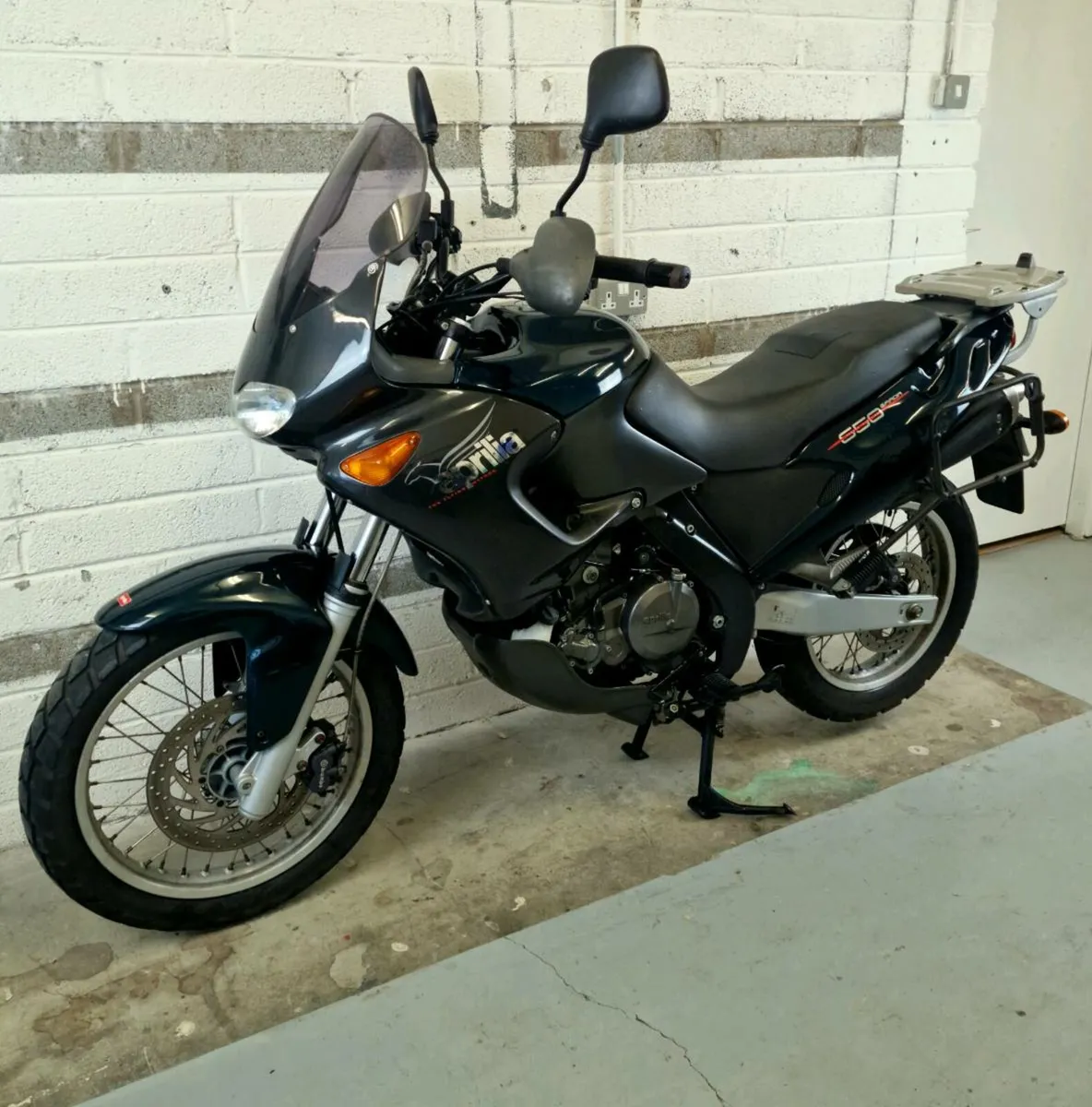 2001 Aprilia Pegaso 650 - Image 1