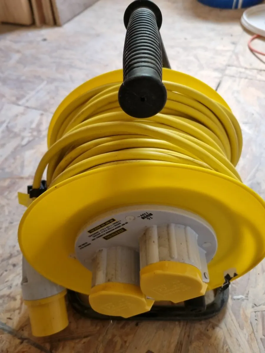 110 Volt site light & extension reel - Image 2
