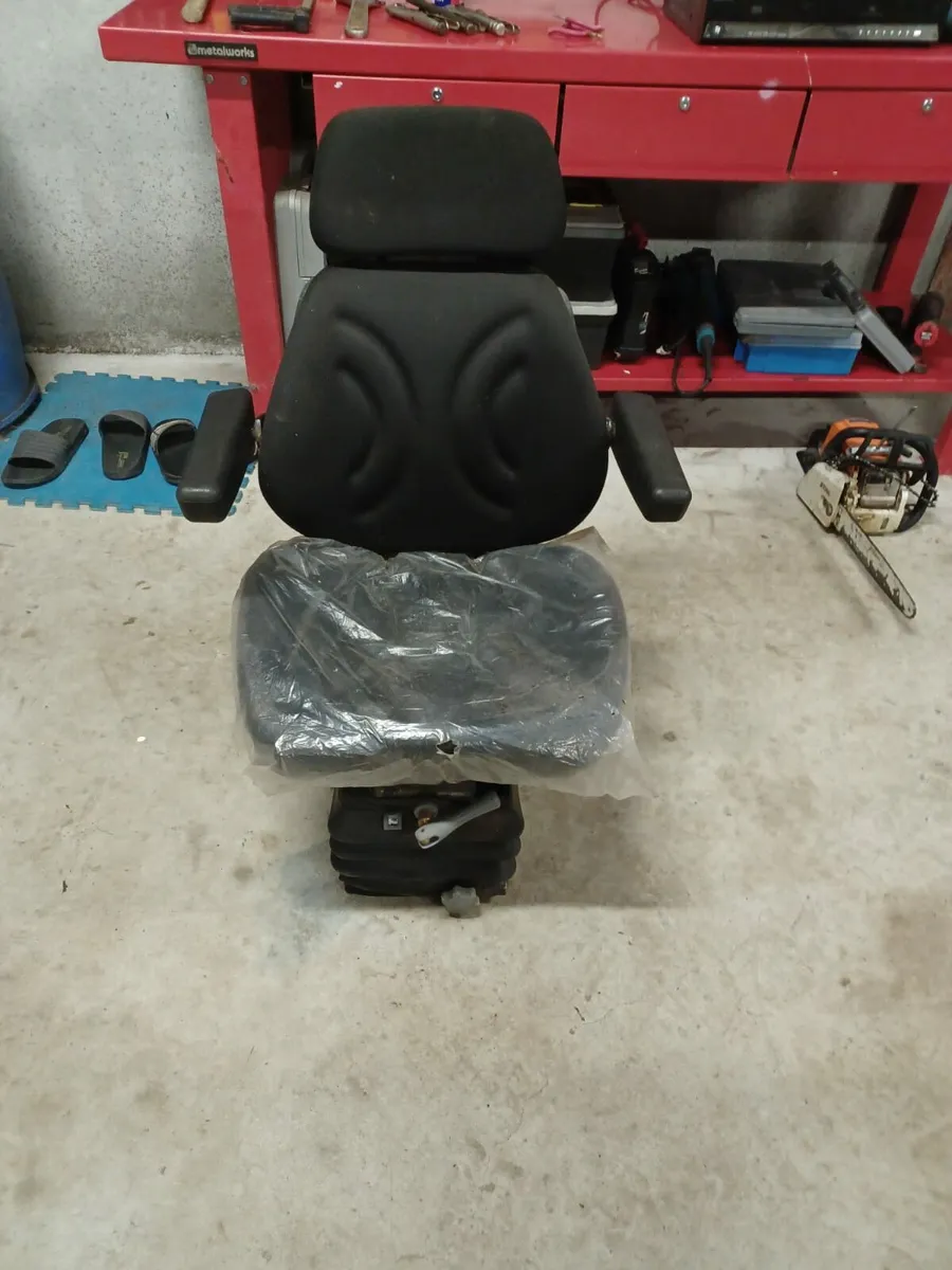 Mechanical swivel seat - Image 3