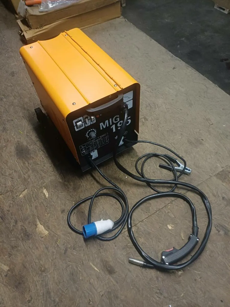 New Portable MIG 195 Welder 180A - Image 1