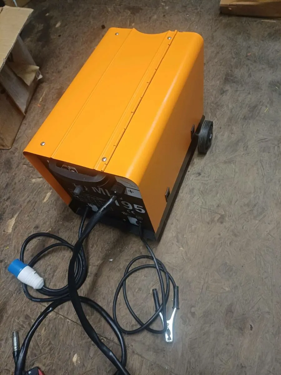 New Portable MIG 195 Welder 180A - Image 4