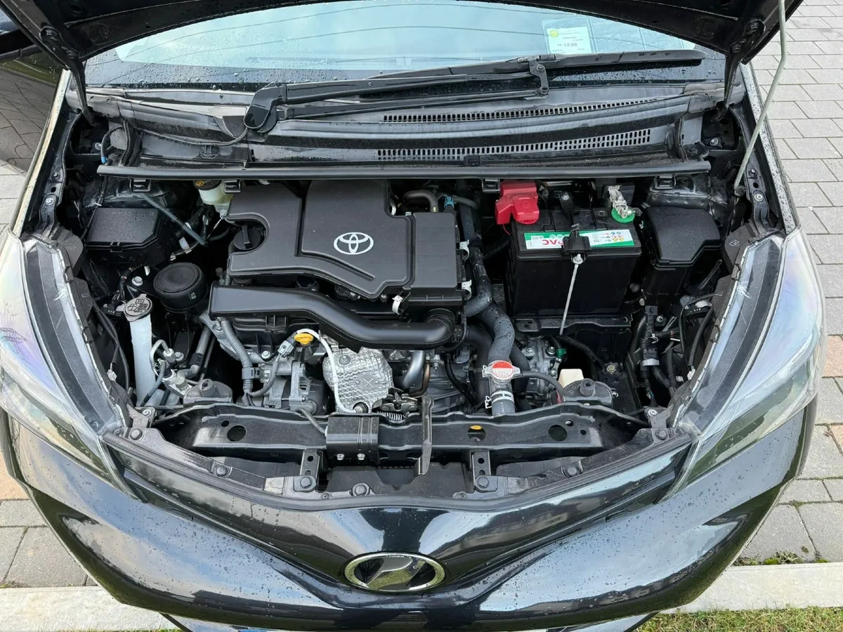 Auto Toyota Yaris Immaculate Condition - Image 3