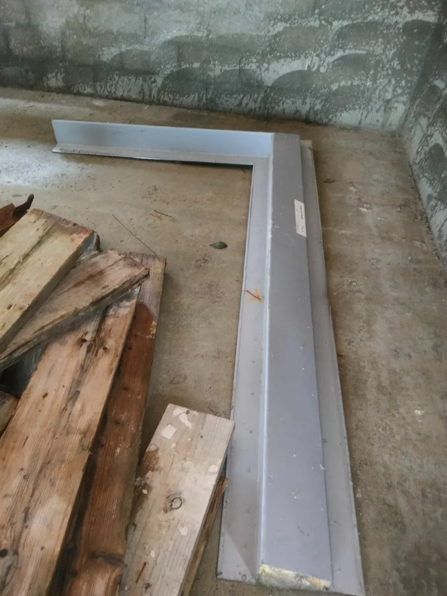 Keystone Corner Lintel - Image 2
