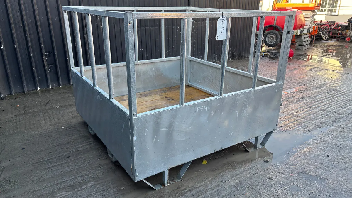 6’ x 6’ Galvanised Feeder - Image 3