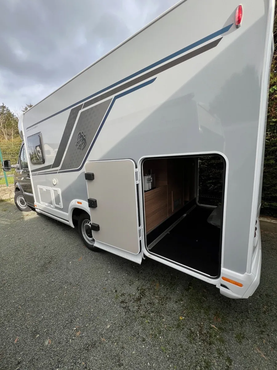 New Knaus Vanstation 640 Camper van - Image 2