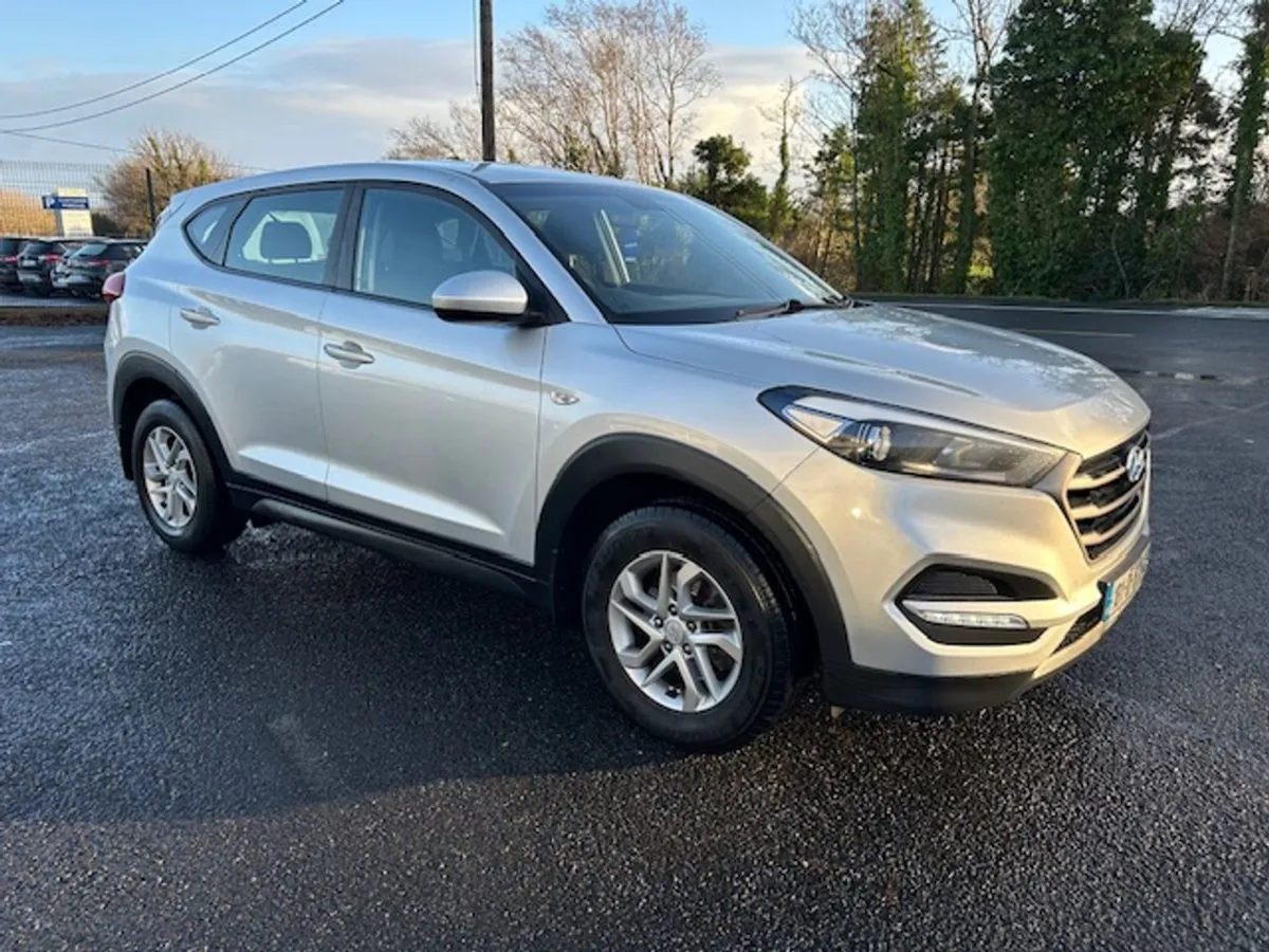 Hyundai Tucson 1.7 Crdi Executive SE 5dr - Image 1