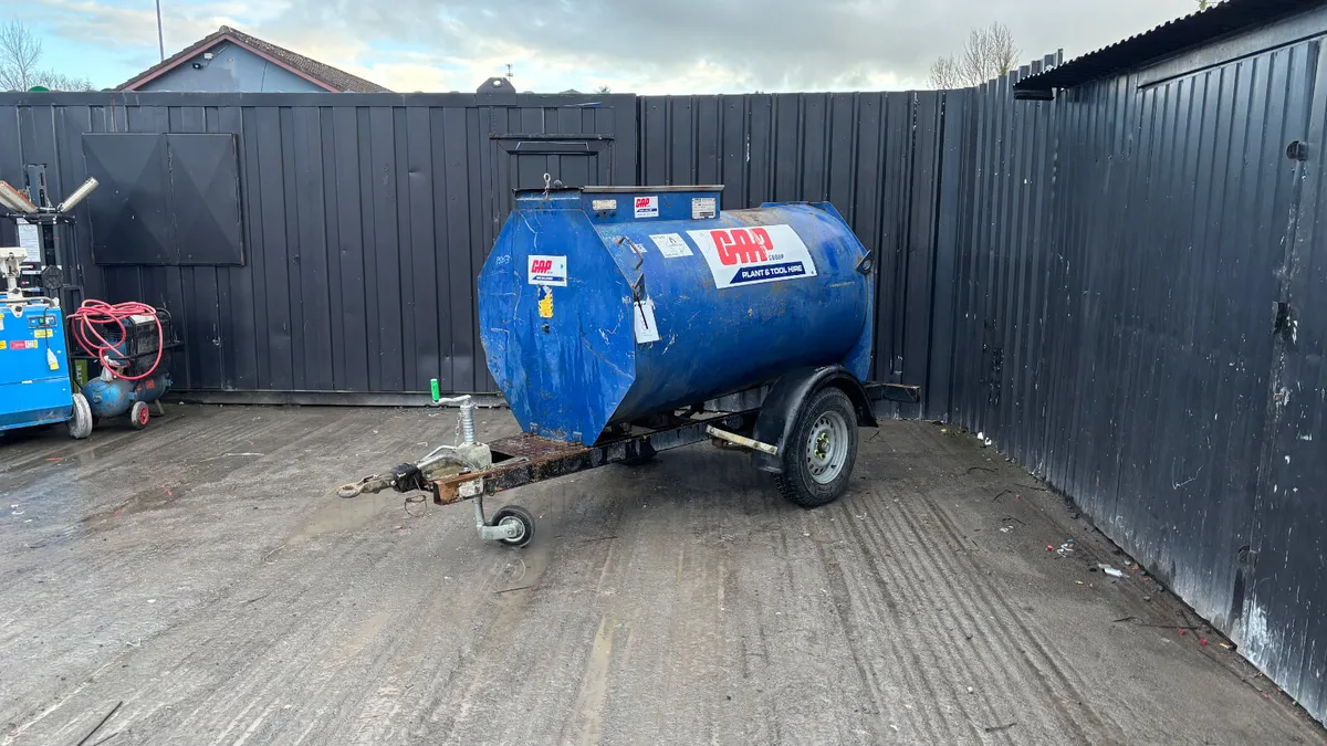 Main 1000L Fuel Bowser - Image 1