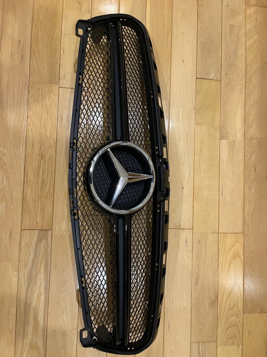 Front grill - Image 2